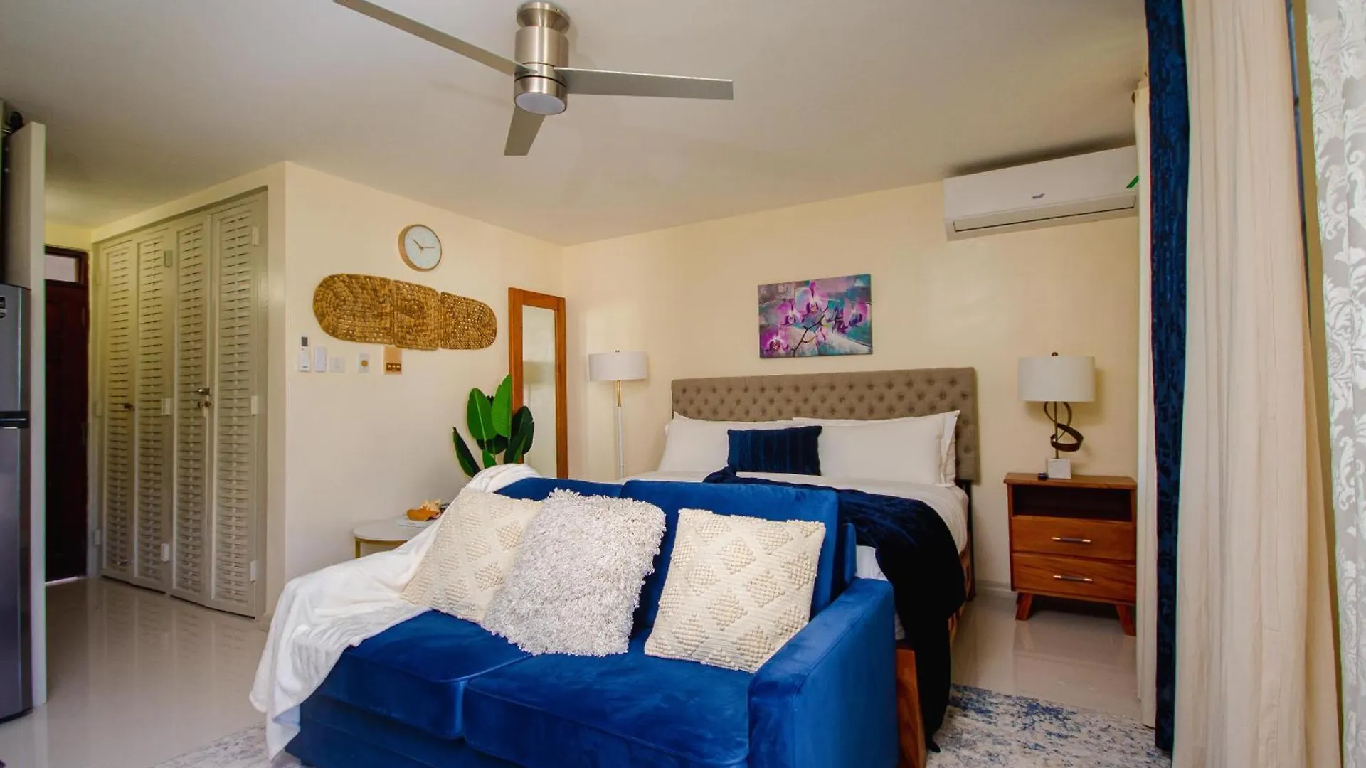Center Of Ocho Rios-Beachfront Studio-Free Beach Access-Pool-Free Parking-Gated Complex-Free Wifi 100Mbps Giamaica